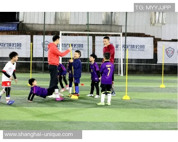 广州网球队的默契配合揭秘网球巨献背后的团队精神与训练故事